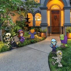 Plastic Halloween Yard Signs (6 Per Package) -Bulk Party Supplies Shop 00475 i2 86320e96 6257 417f ad51 465fdaaf56dd